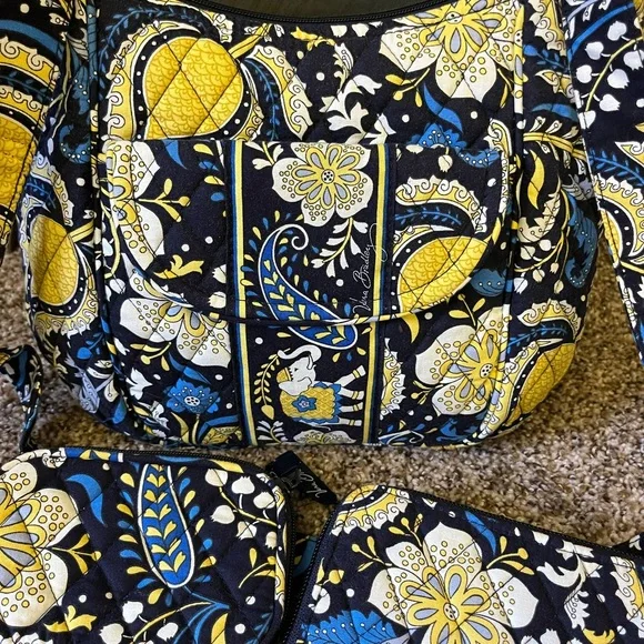 Vera Bradley crossbody, checkbook, wallet, tech holder - Picture 4 of 11